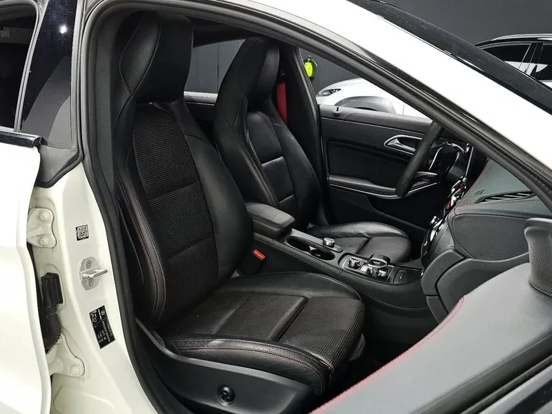 Mercedes-Benz CLA 45 AMG 4Matic, снимка 10 - Автомобили и джипове - 55111343