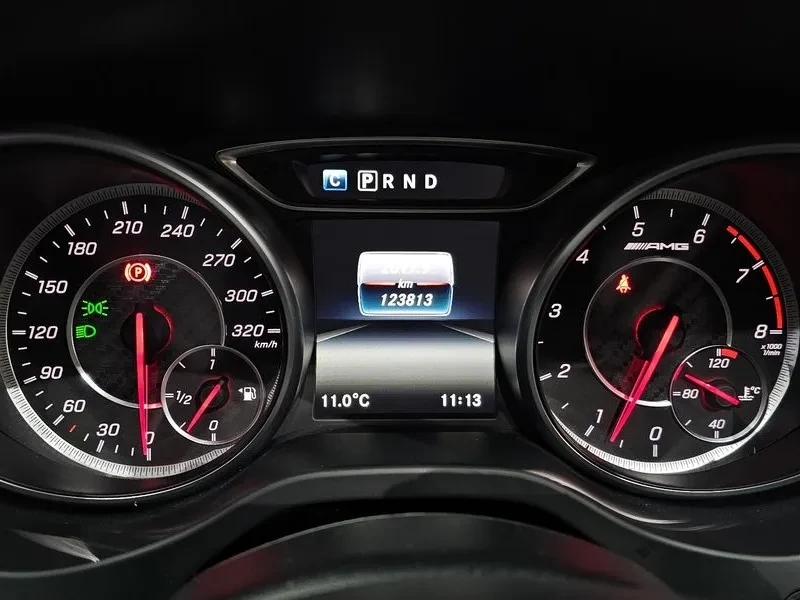 Mercedes-Benz CLA 45 AMG 4Matic, снимка 8 - Автомобили и джипове - 55111343