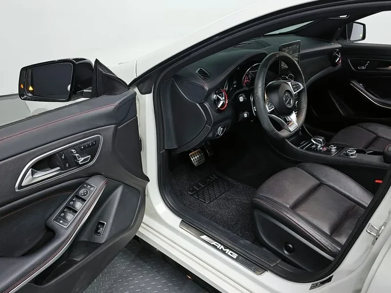 Mercedes-Benz CLA 45 AMG 4Matic, снимка 11 - Автомобили и джипове - 55111343