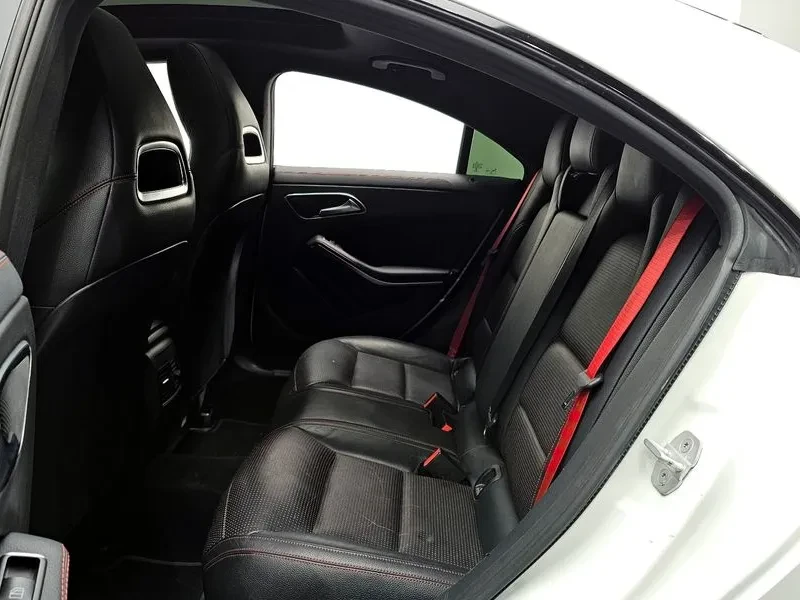 Mercedes-Benz CLA 45 AMG 4Matic, снимка 12 - Автомобили и джипове - 55111343