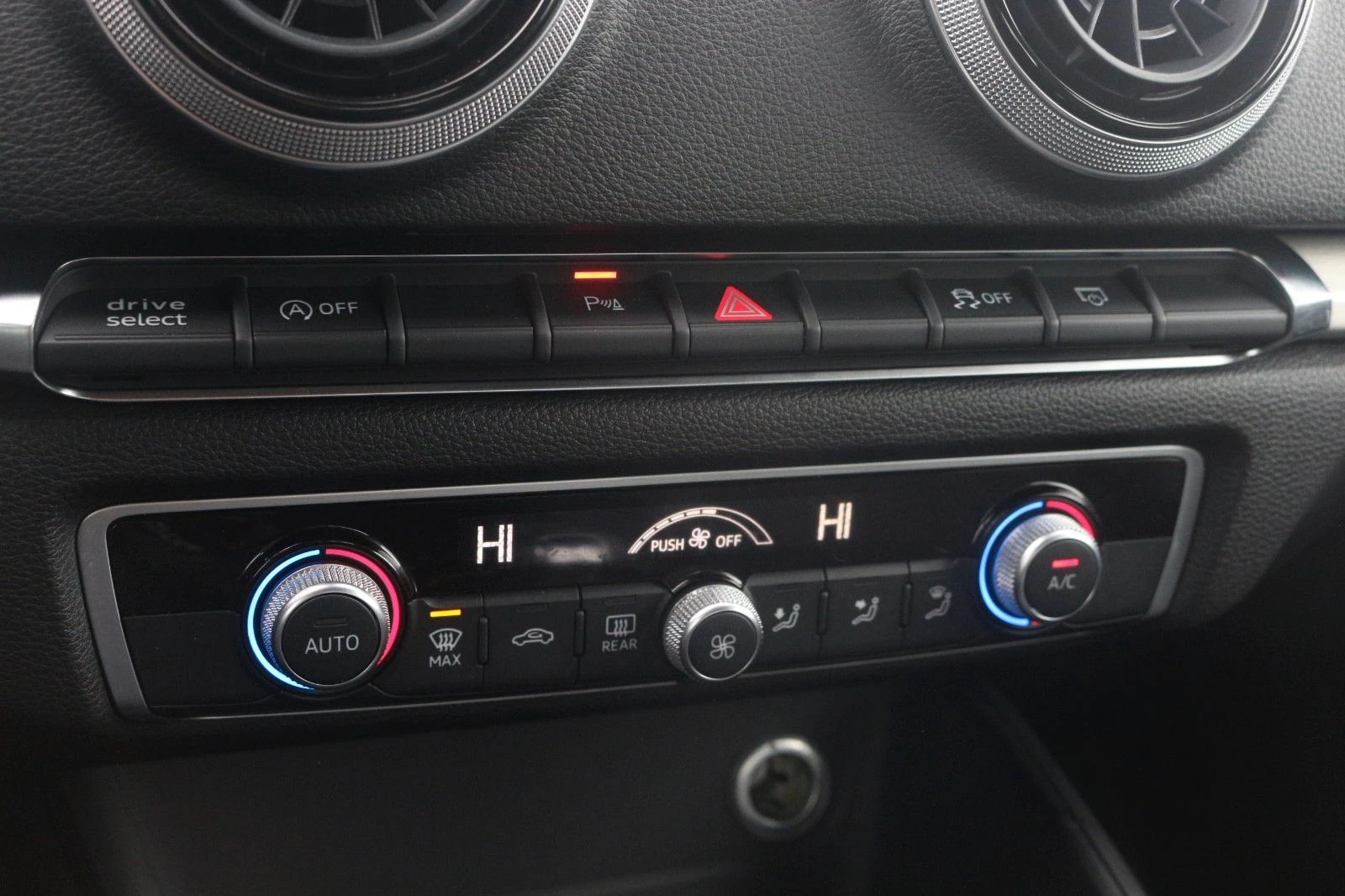 Audi S3 2.0TFSI/310HP/QUATTRO/CAM/ACC/NAVI/LED/KLESS/442 - изображение 10