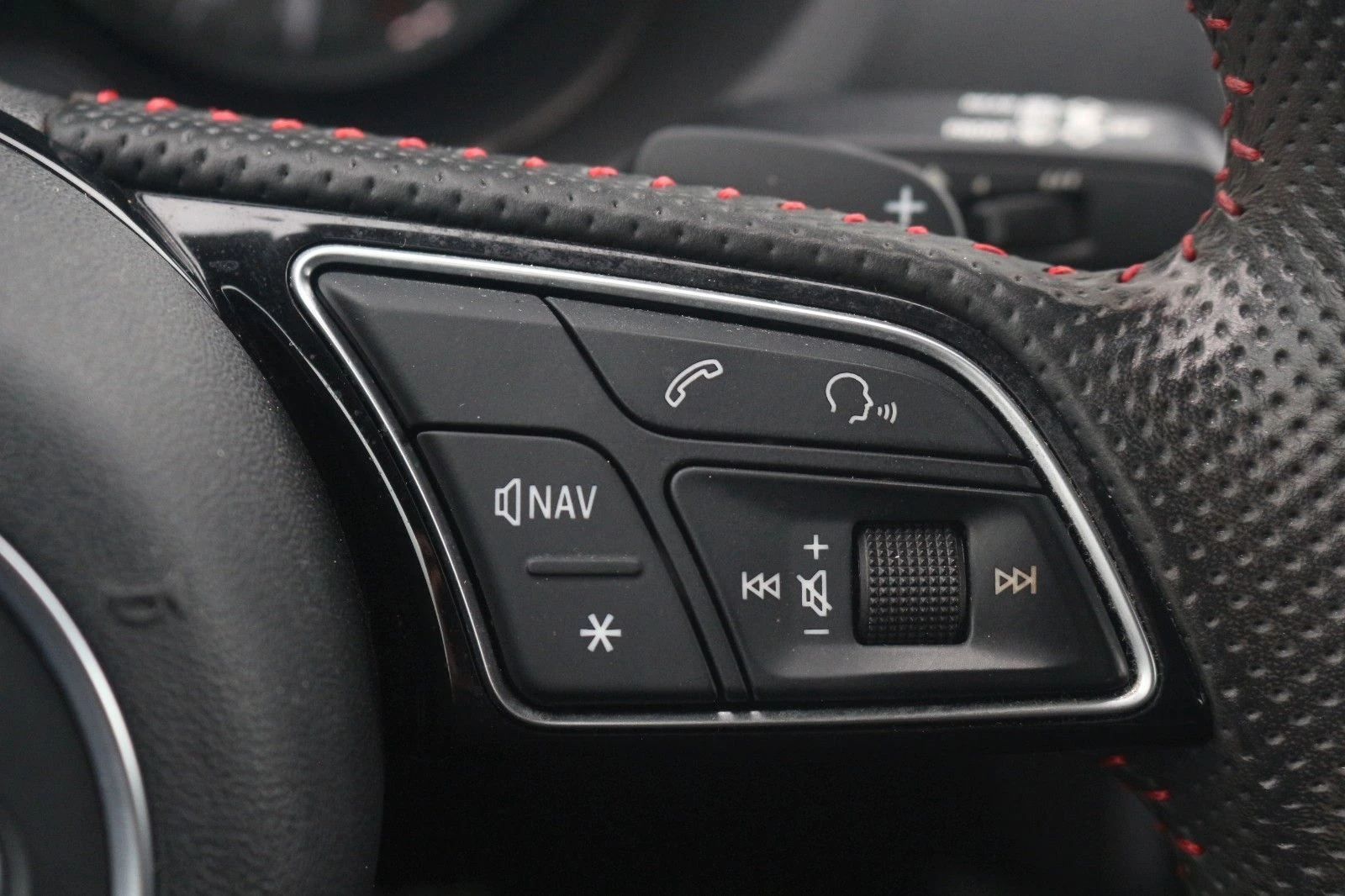 Audi S3 2.0TFSI/310HP/QUATTRO/CAM/ACC/NAVI/LED/KLESS/442 - изображение 9