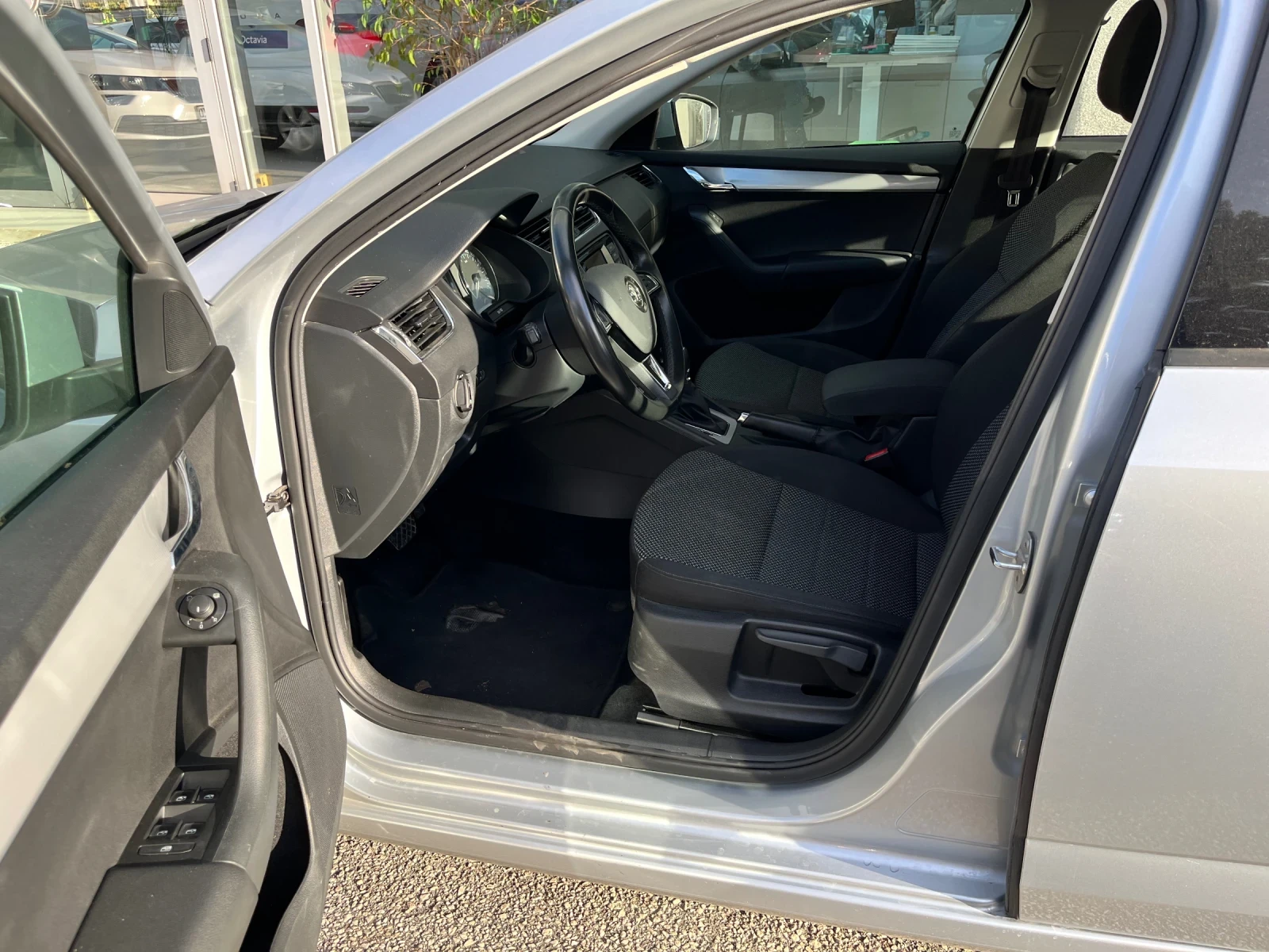 Skoda Octavia 2.0TDI 6DSG  - изображение 6