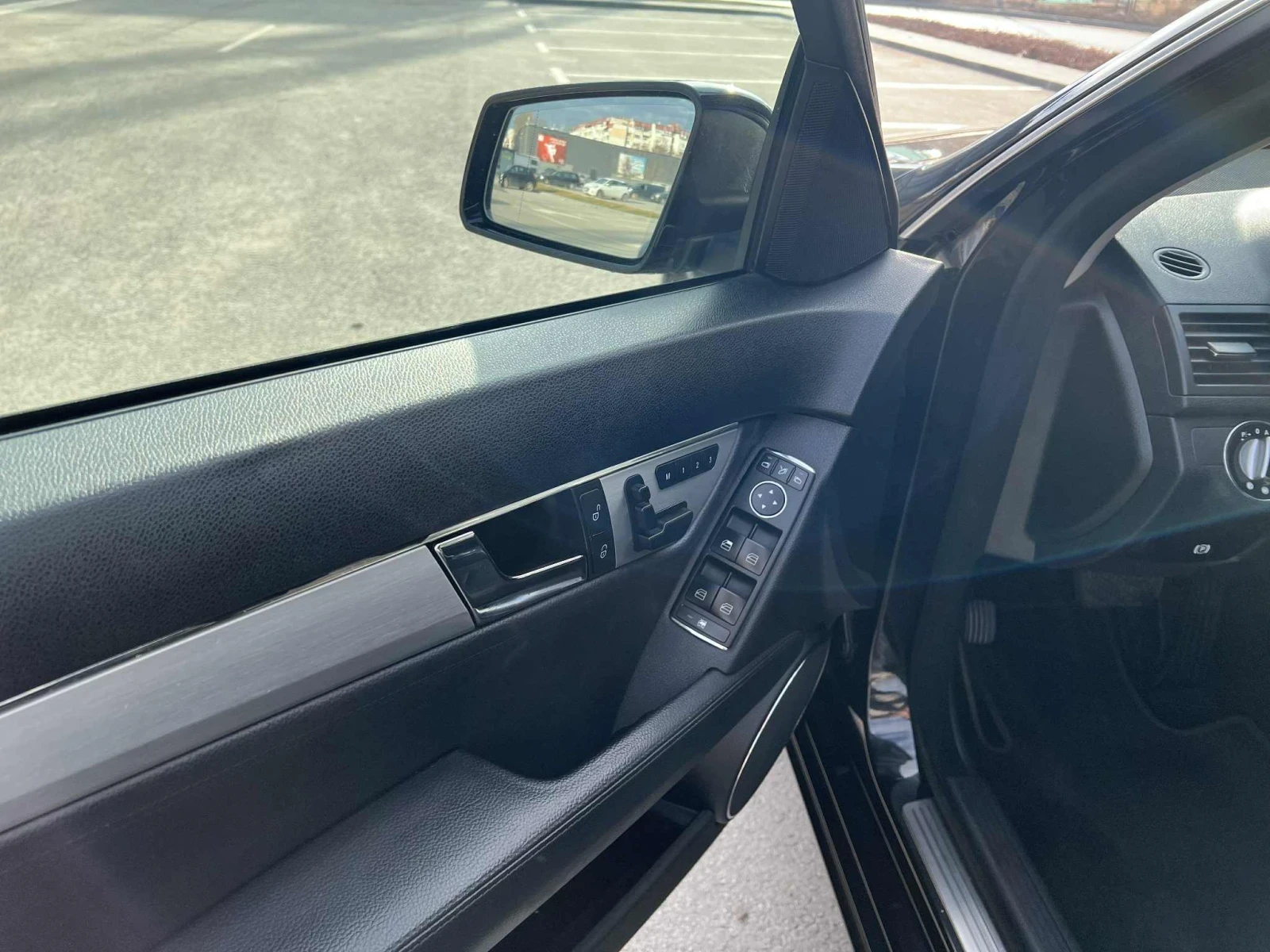 Mercedes-Benz C 320 CDI - изображение 4