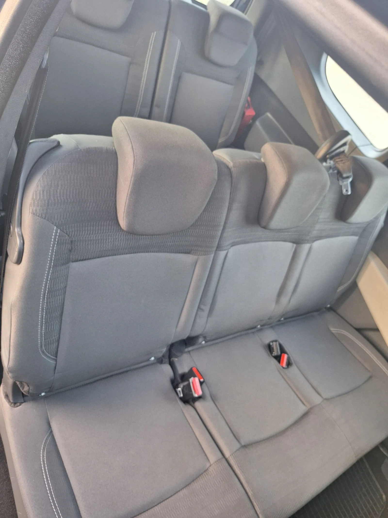 Dacia Lodgy 1.6i 83 к.с 6+ 1 - изображение 8