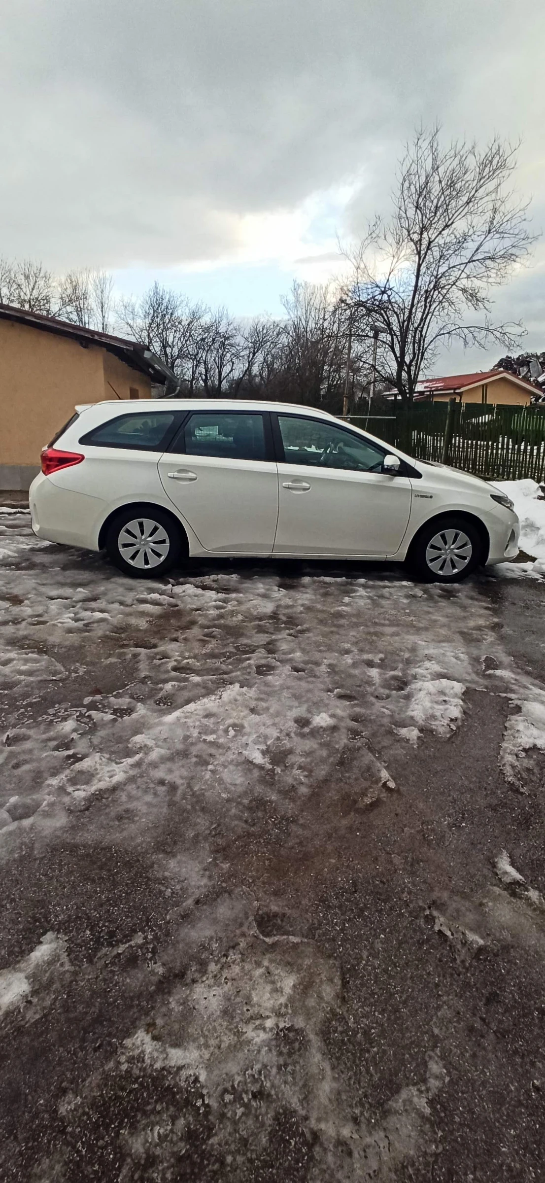 Toyota Auris  - изображение 3