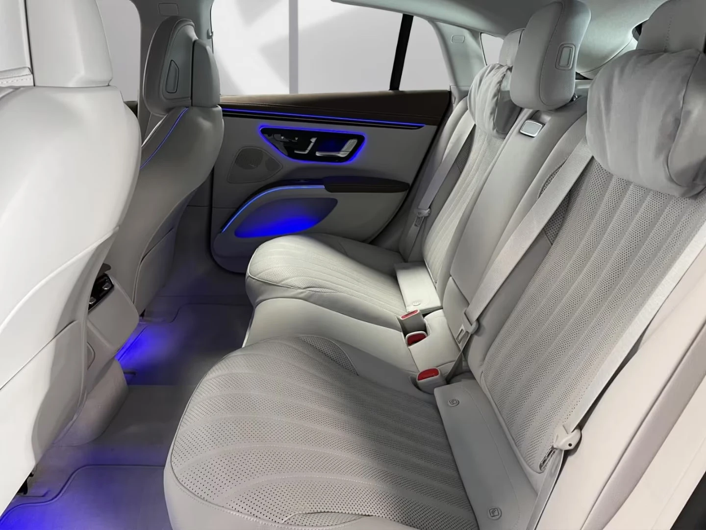 Mercedes-Benz EQS 580/523HP/4M/HYPERSCRN/360/ADVANCE/MEMORY/940v - изображение 10