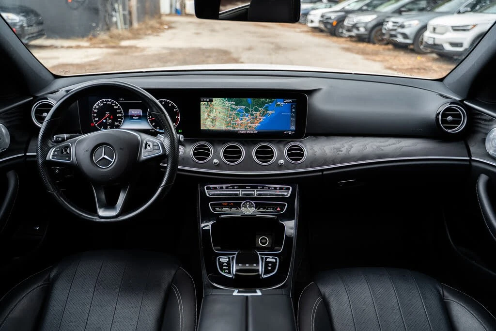 Mercedes-Benz E 300 AMG* DIGITAL* 360 CAM* HEADUP* BURMESTER* ПАМЕТ, снимка 11 - Автомобили и джипове - 54509604