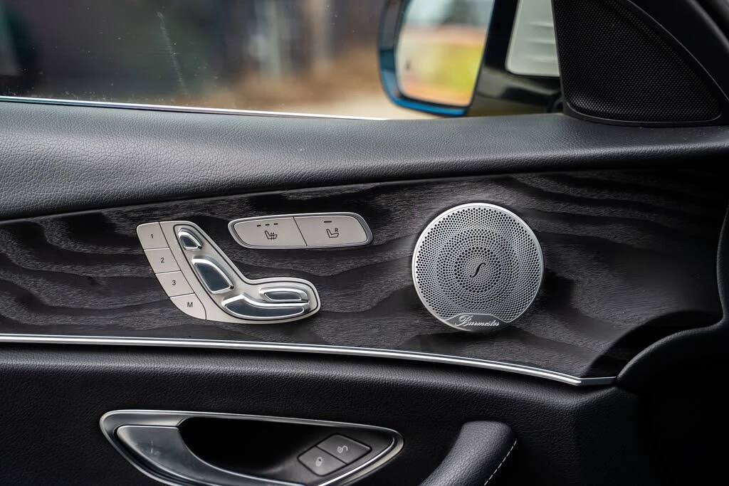 Mercedes-Benz E 300 AMG* DIGITAL* 360 CAM* HEADUP* BURMESTER* ПАМЕТ, снимка 16 - Автомобили и джипове - 54509604