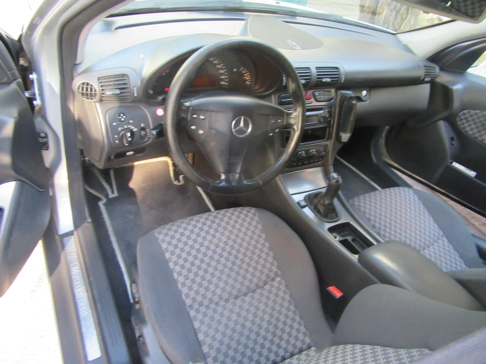 Mercedes-Benz C 180 T Kompressor Avantgarde, снимка 10 - Автомобили и джипове - 54870232