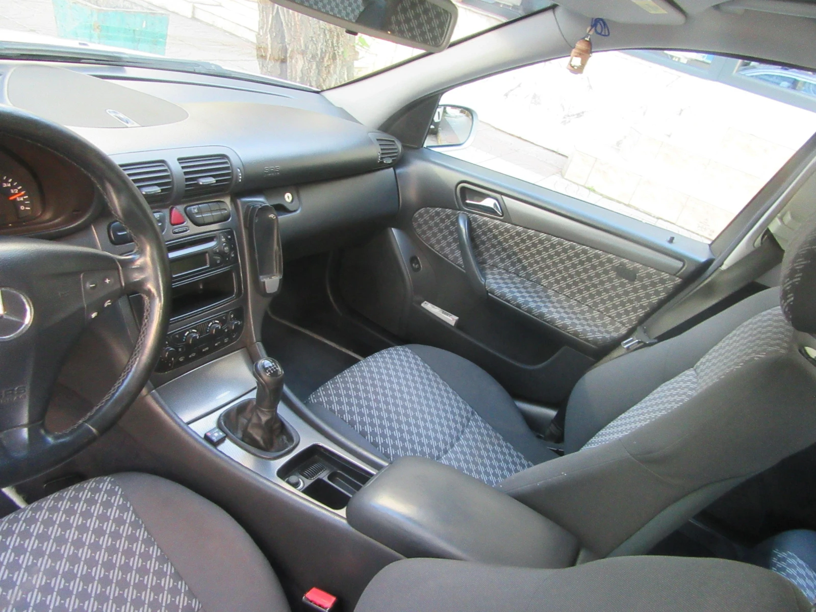 Mercedes-Benz C 180 T Kompressor Avantgarde, снимка 12 - Автомобили и джипове - 54870232