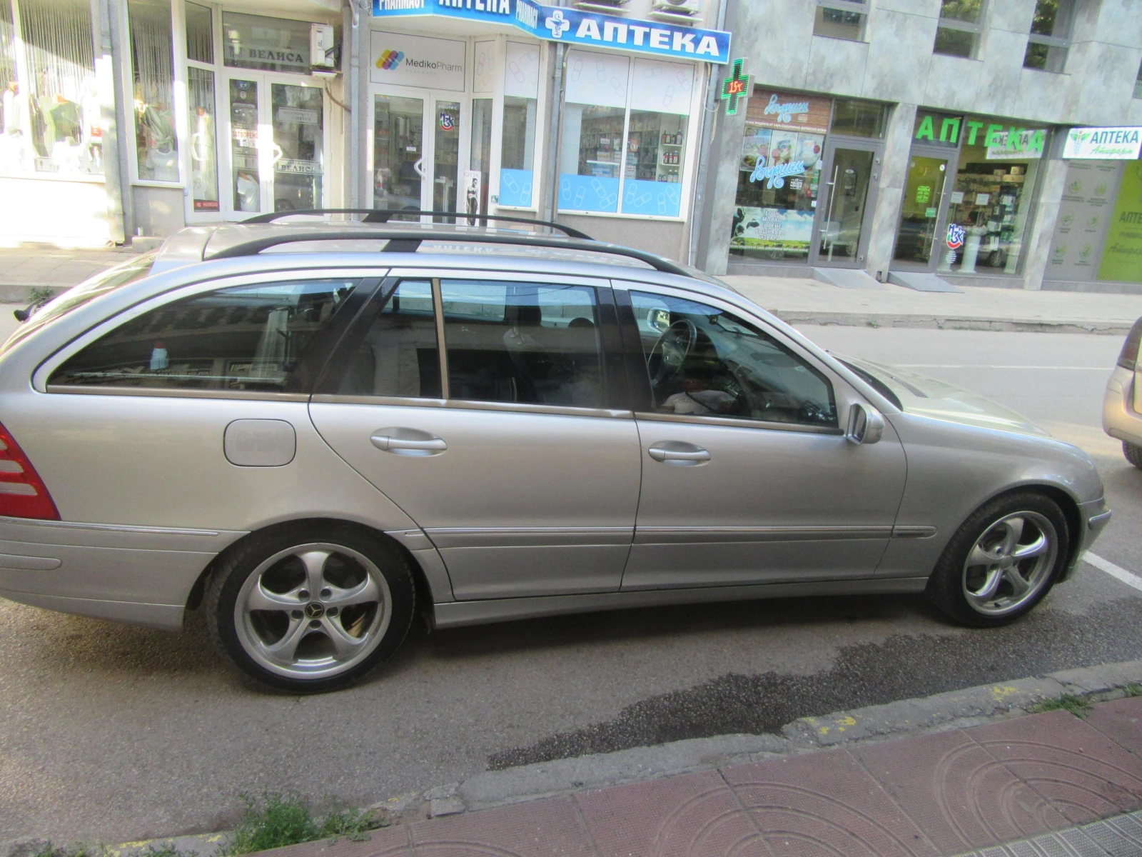 Mercedes-Benz C 180 T Kompressor Avantgarde, снимка 3 - Автомобили и джипове - 54870232