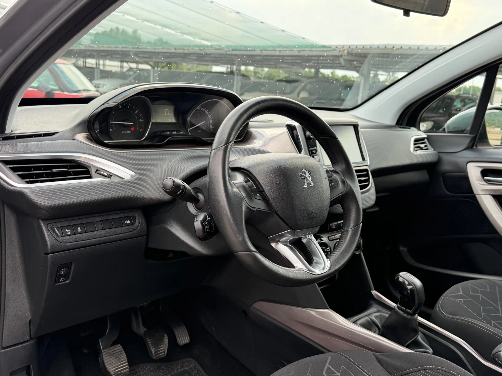 Peugeot 2008 1.2i ИТАЛИЯ, снимка 6 - Автомобили и джипове - 55016317