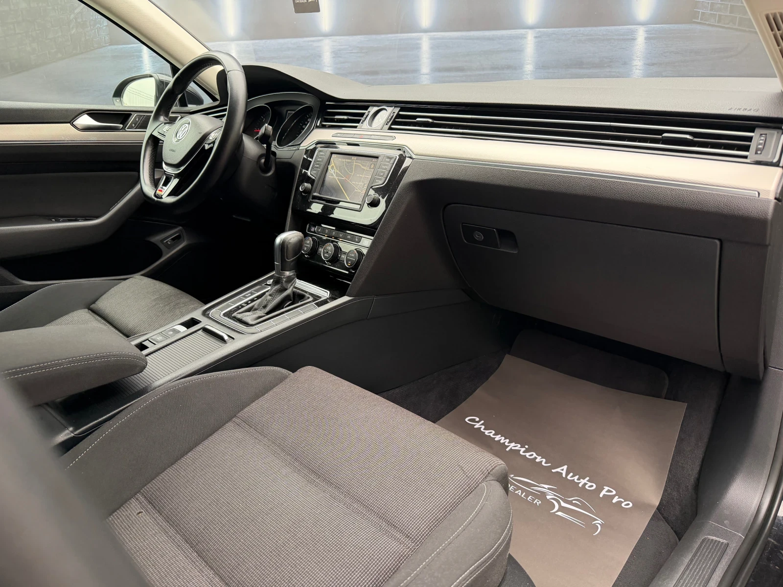 VW Passat 2.0 TDI, снимка 9 - Автомобили и джипове - 55278700