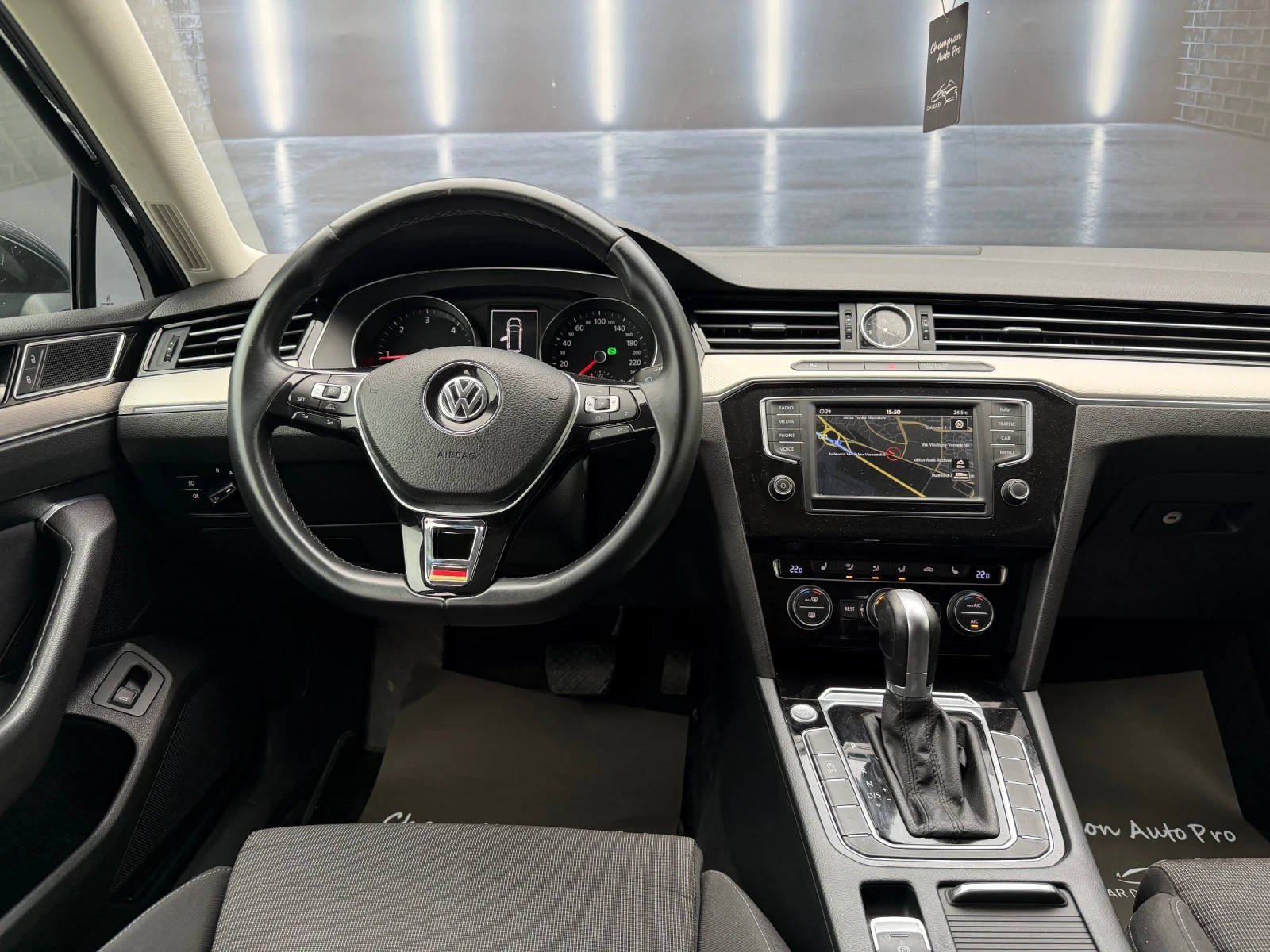 VW Passat 2.0 TDI, снимка 10 - Автомобили и джипове - 55278700