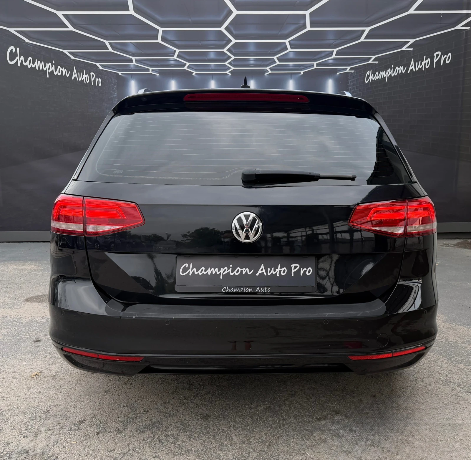 VW Passat 2.0 TDI, снимка 5 - Автомобили и джипове - 55278700