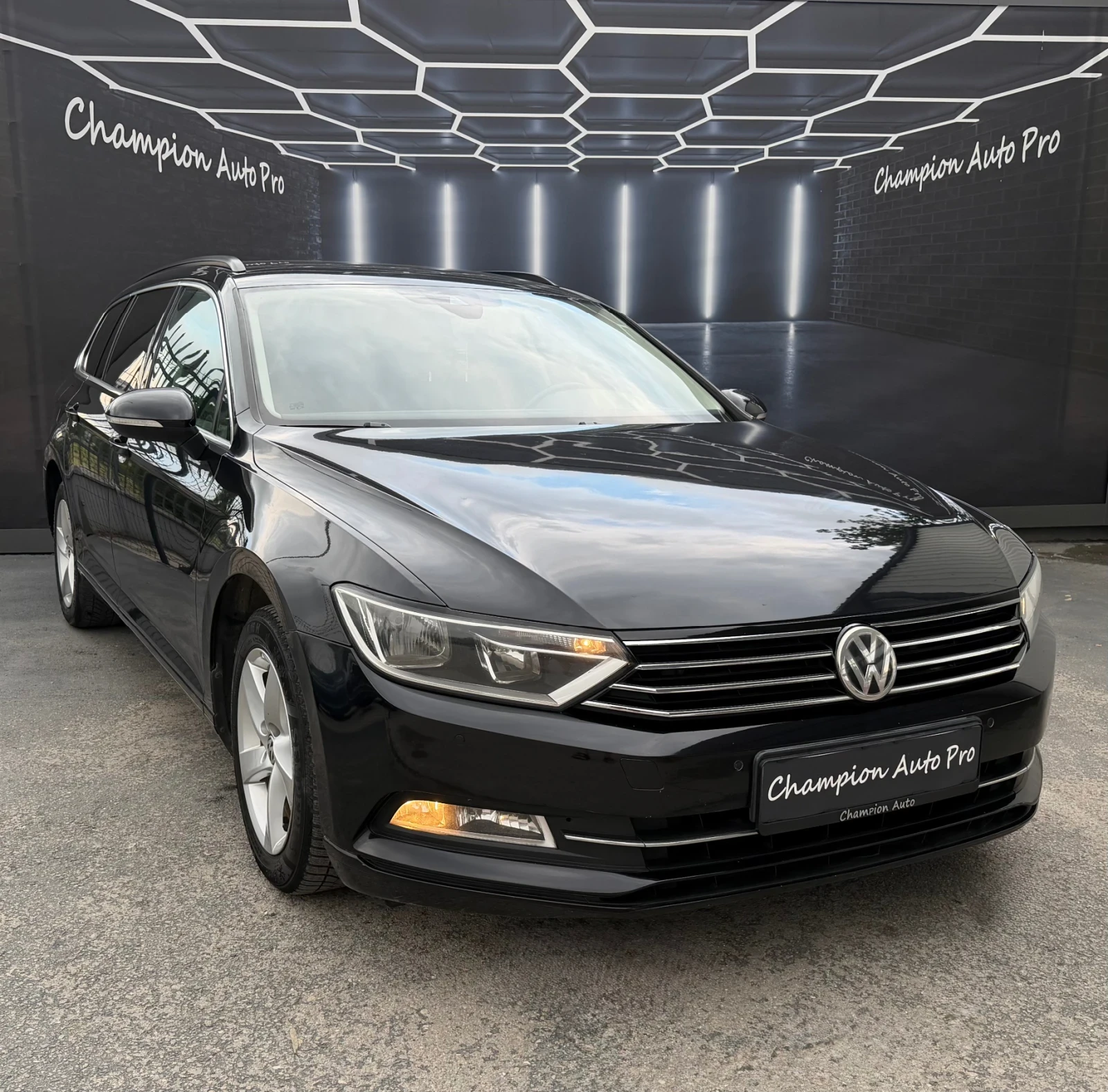 VW Passat 2.0 TDI, снимка 3 - Автомобили и джипове - 55278700
