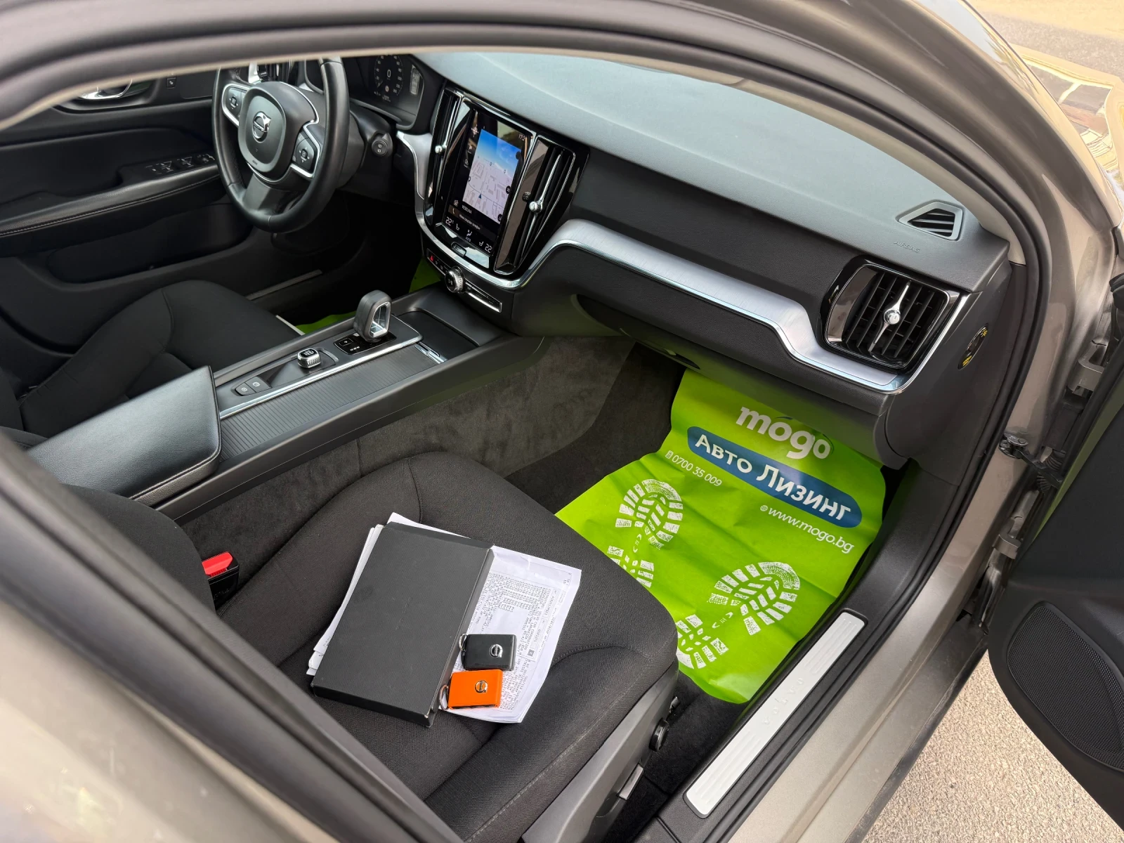 Volvo V60 Mild Hybrid , снимка 9 - Автомобили и джипове - 55891045