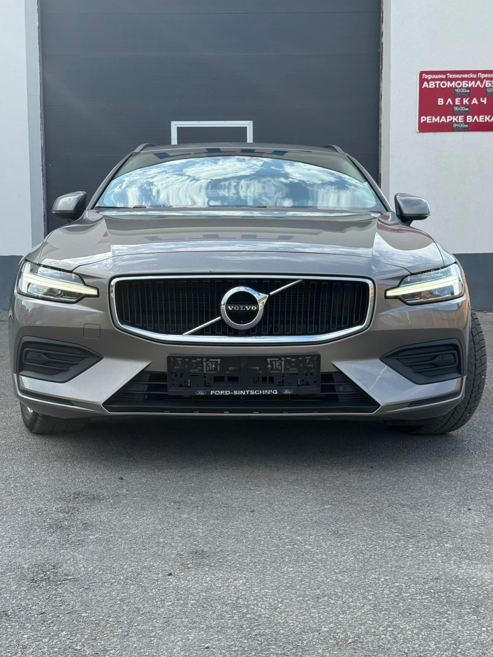 Volvo V60 Mild Hybrid , снимка 5 - Автомобили и джипове - 55891045