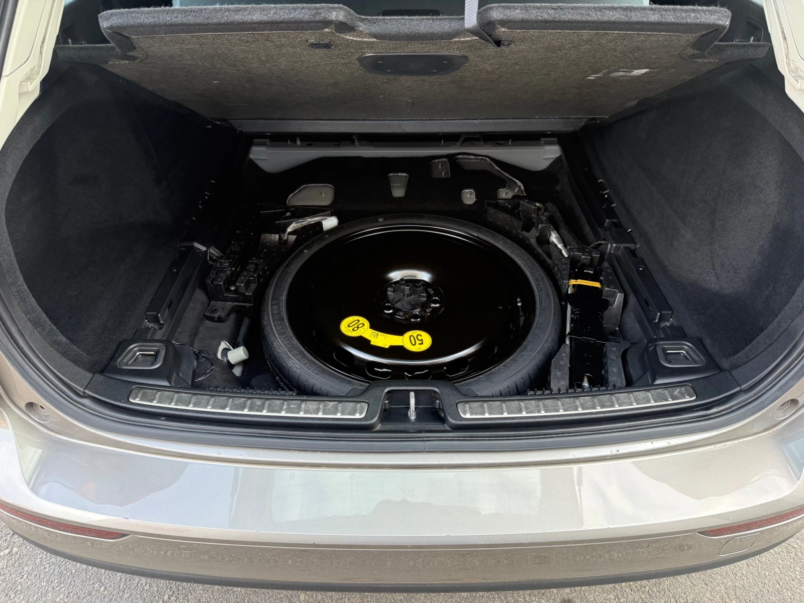 Volvo V60 Mild Hybrid , снимка 16 - Автомобили и джипове - 55891045