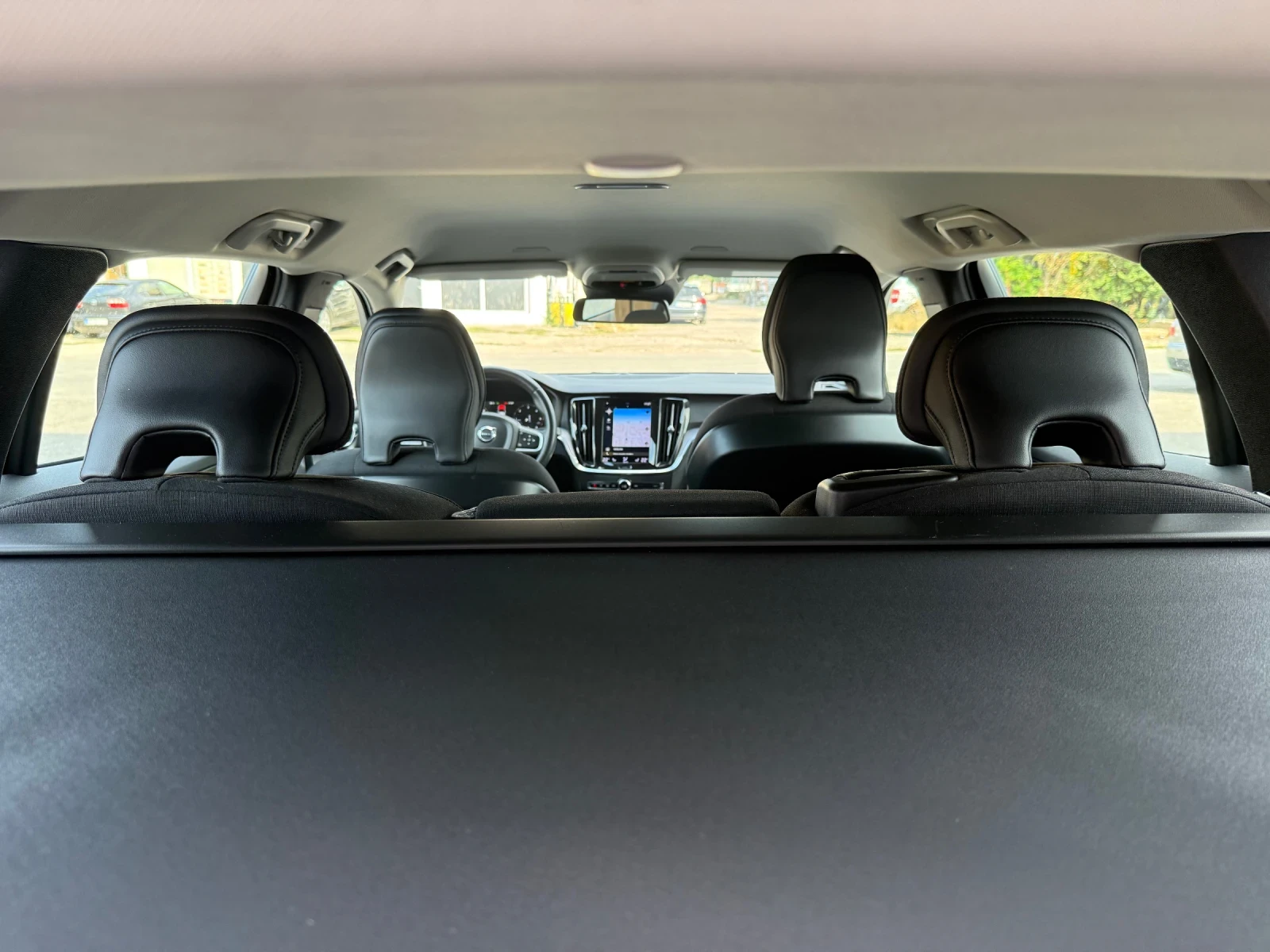 Volvo V60 Mild Hybrid , снимка 14 - Автомобили и джипове - 55891045