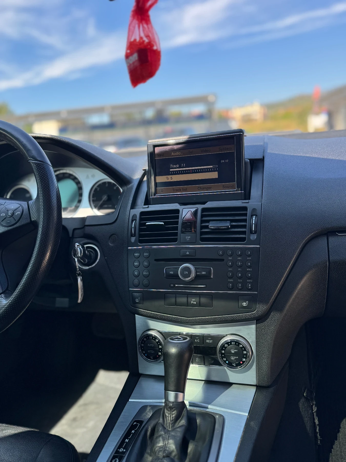 Mercedes-Benz C 320, снимка 8 - Автомобили и джипове - 56056312