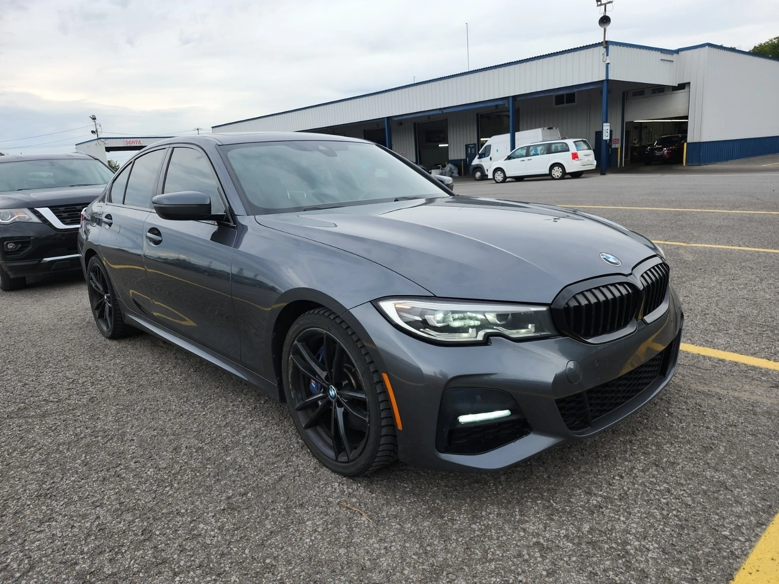 BMW 330 * 330I XDRIVE * CARFAX * , снимка 2 - Автомобили и джипове - 56132553