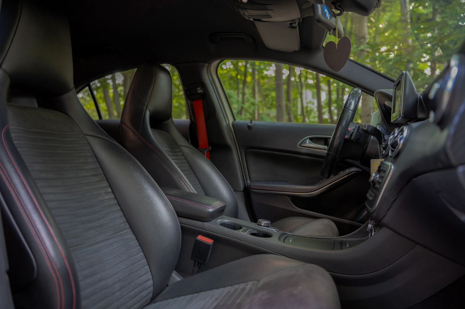 Mercedes-Benz A 200 AMG LINE/4MATIC, снимка 12 - Автомобили и джипове - 56275328