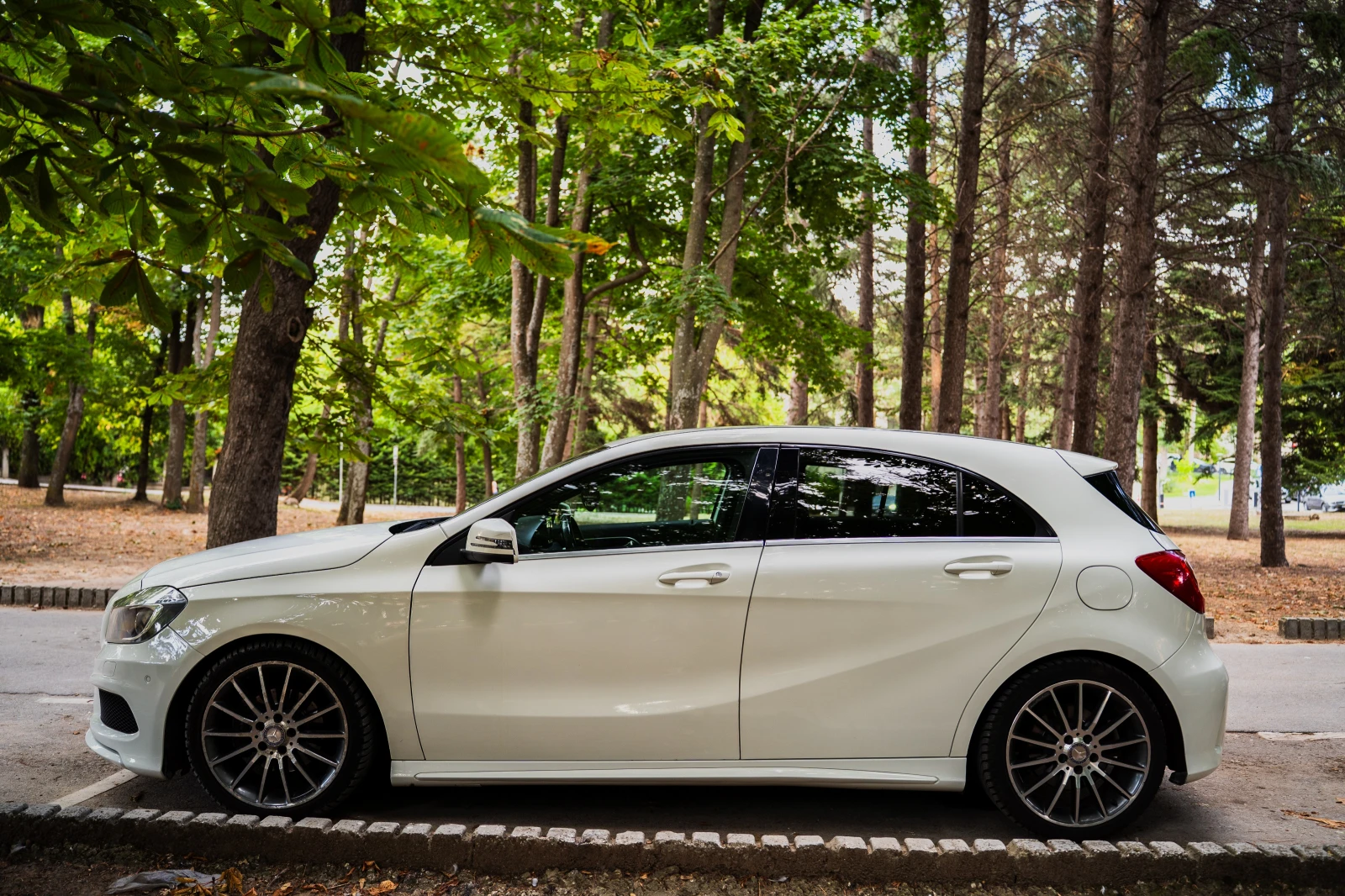 Mercedes-Benz A 200 AMG LINE/4MATIC, снимка 3 - Автомобили и джипове - 56275328