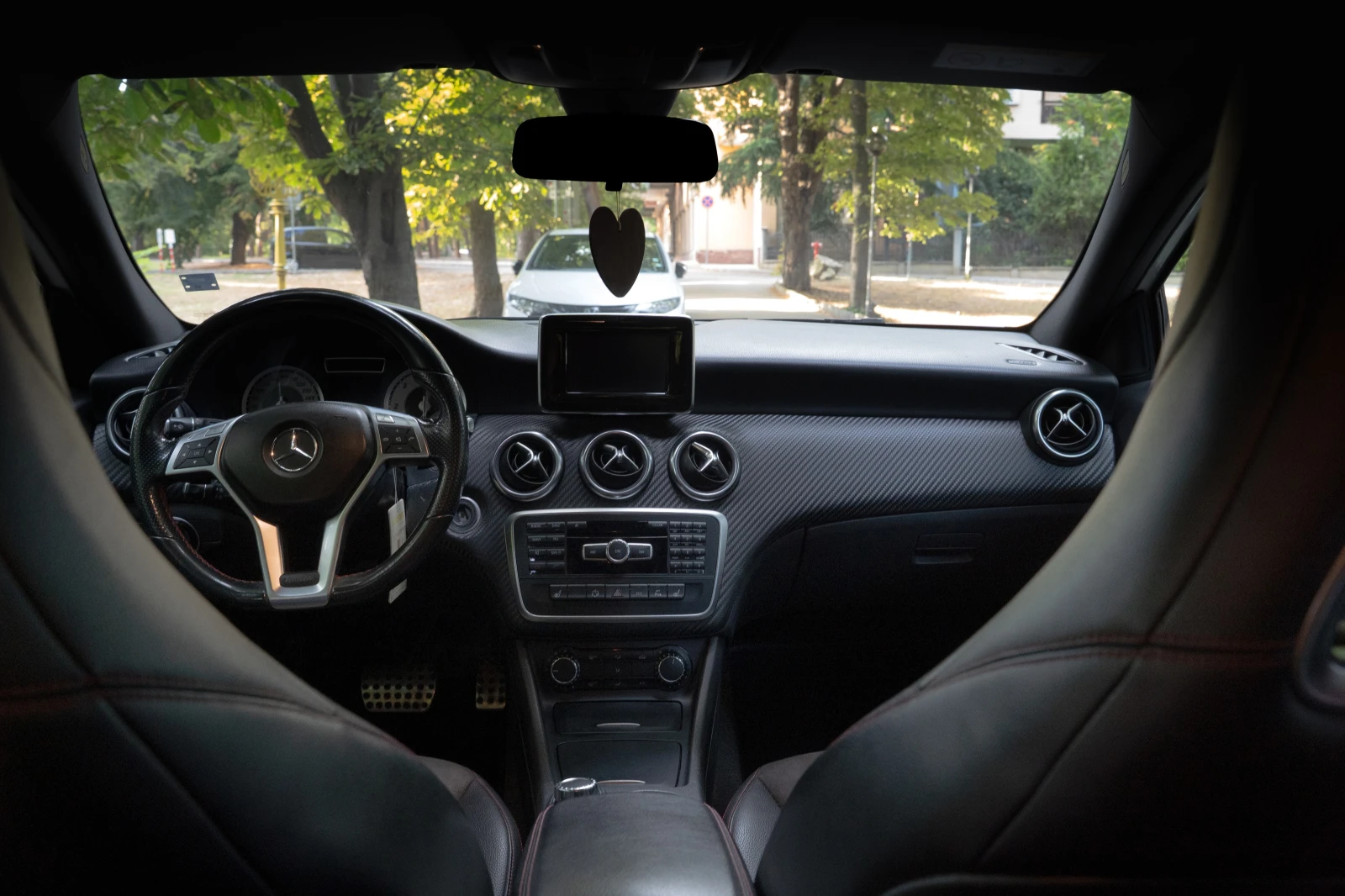 Mercedes-Benz A 200 AMG LINE/4MATIC, снимка 9 - Автомобили и джипове - 56275328