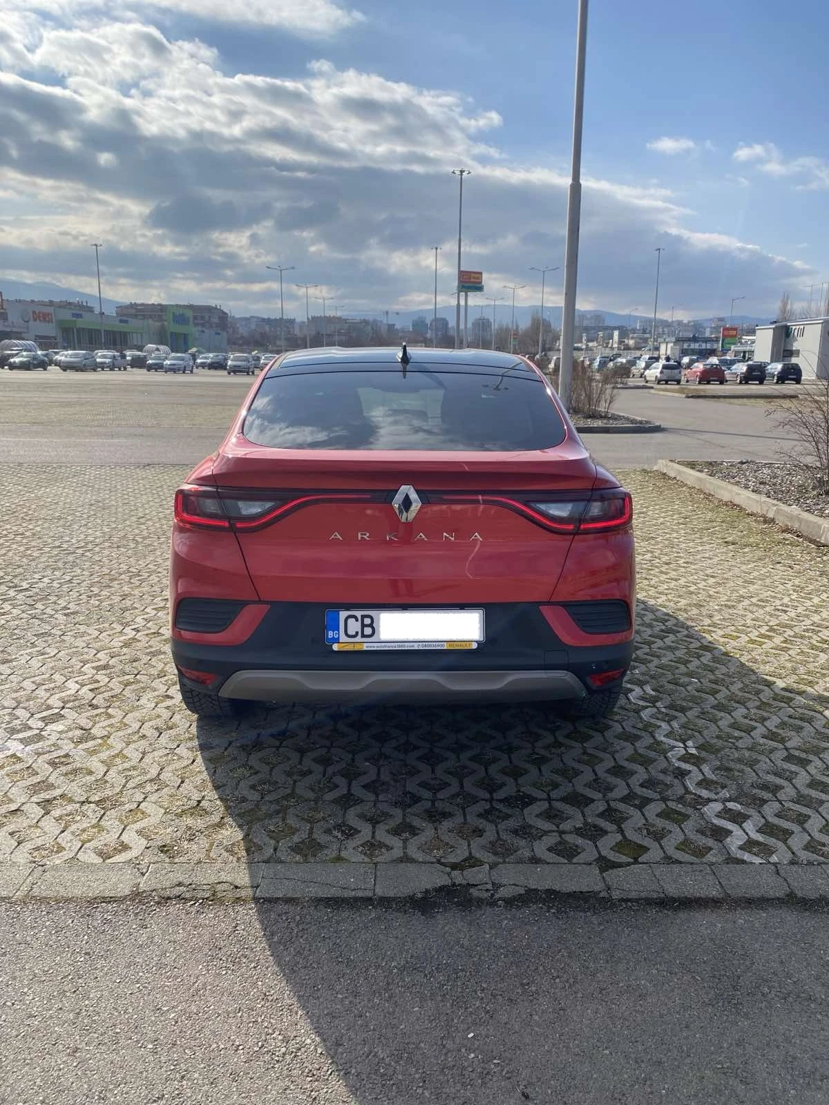 Renault Arkana, снимка 8 - Автомобили и джипове - 56283221