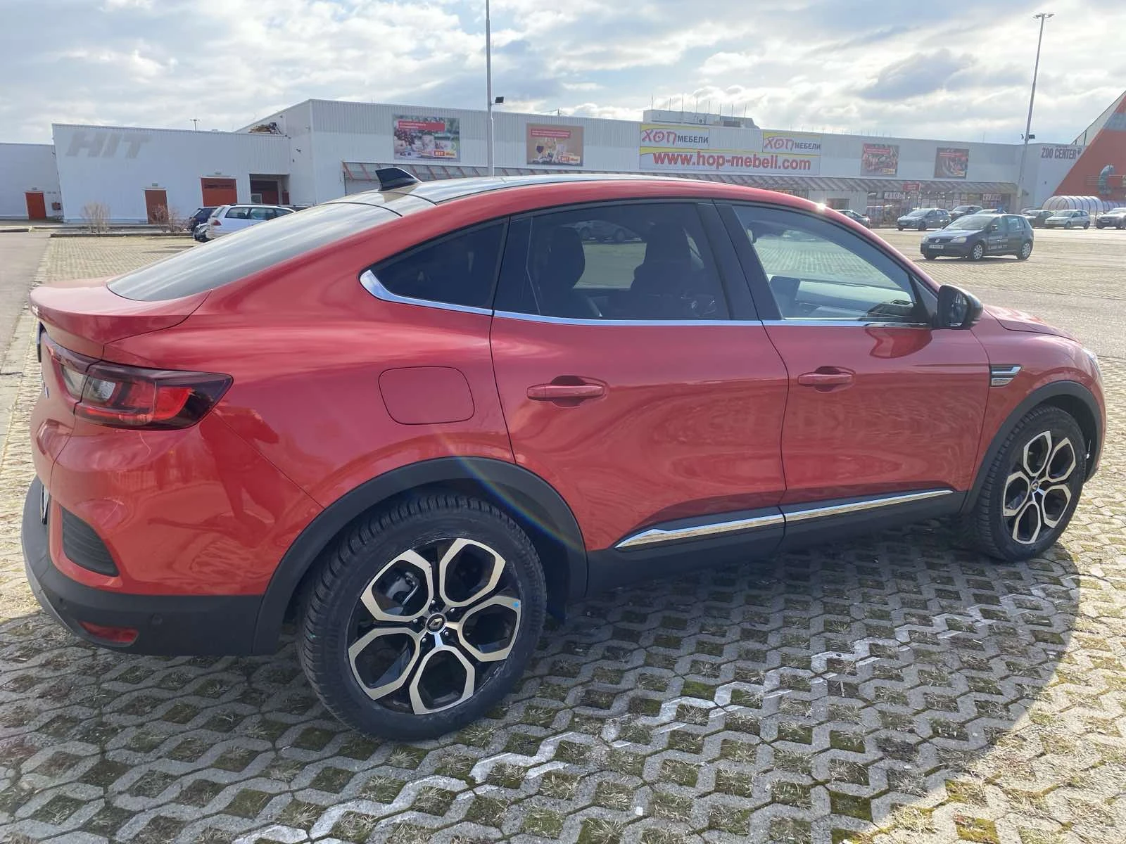 Renault Arkana, снимка 6 - Автомобили и джипове - 56283221