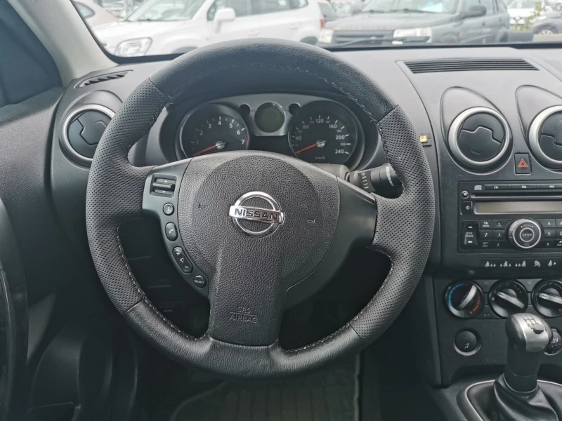 Nissan Qashqai 1.6i, снимка 10 - Автомобили и джипове - 46355748