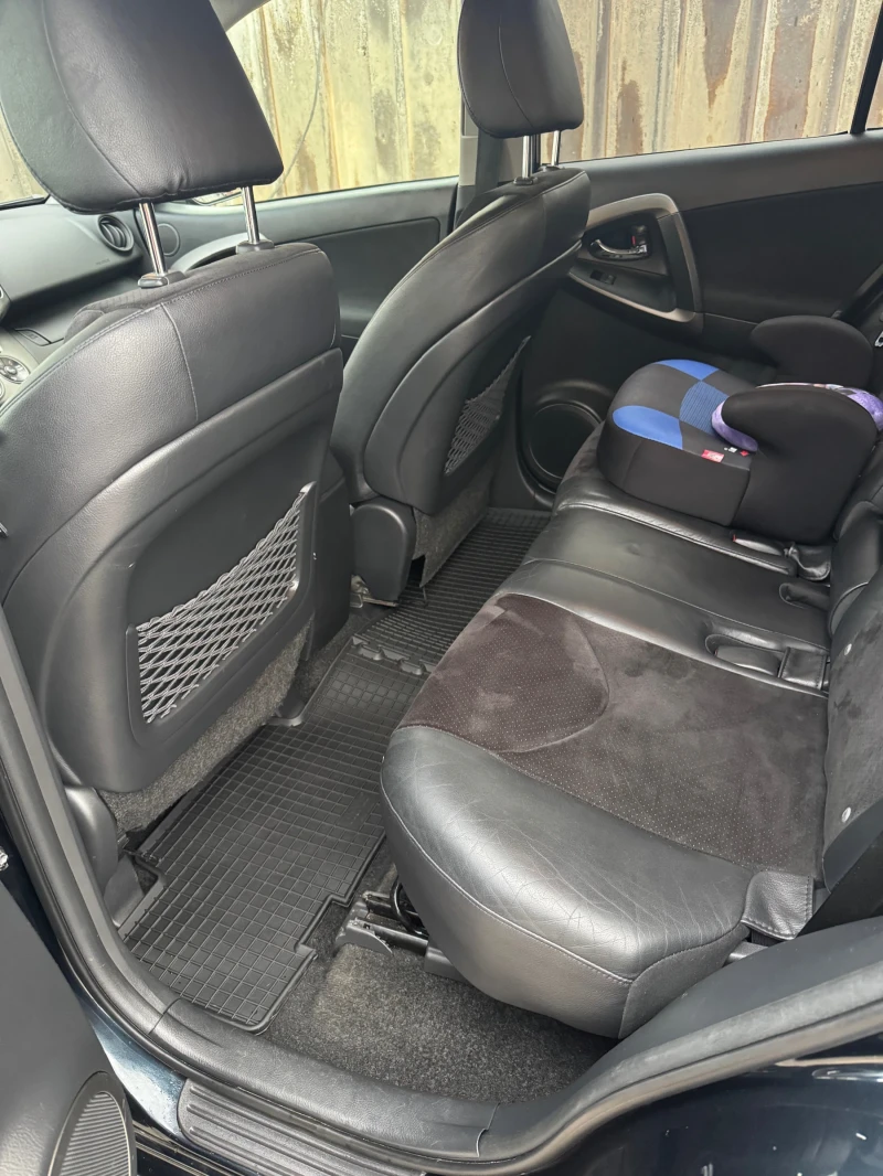Toyota Rav4 2.2 D-Cat, снимка 14 - Автомобили и джипове - 53132733