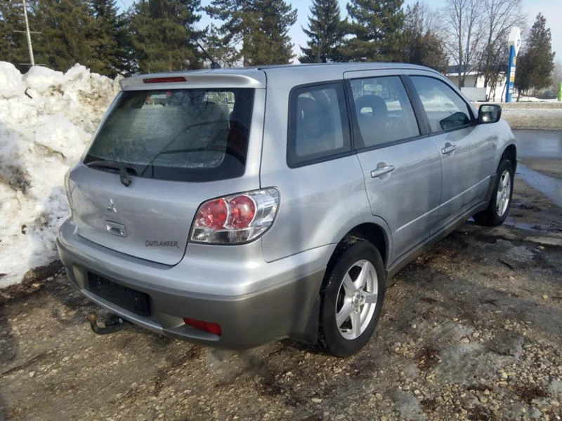 Mitsubishi Outlander 2.0, снимка 3 - Автомобили и джипове - 47657867