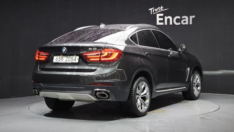 BMW X6 xDrive30d* ЛЮК* HUD* ПОДГРЕВ ВОЛАН* , снимка 3 - Автомобили и джипове - 55342210