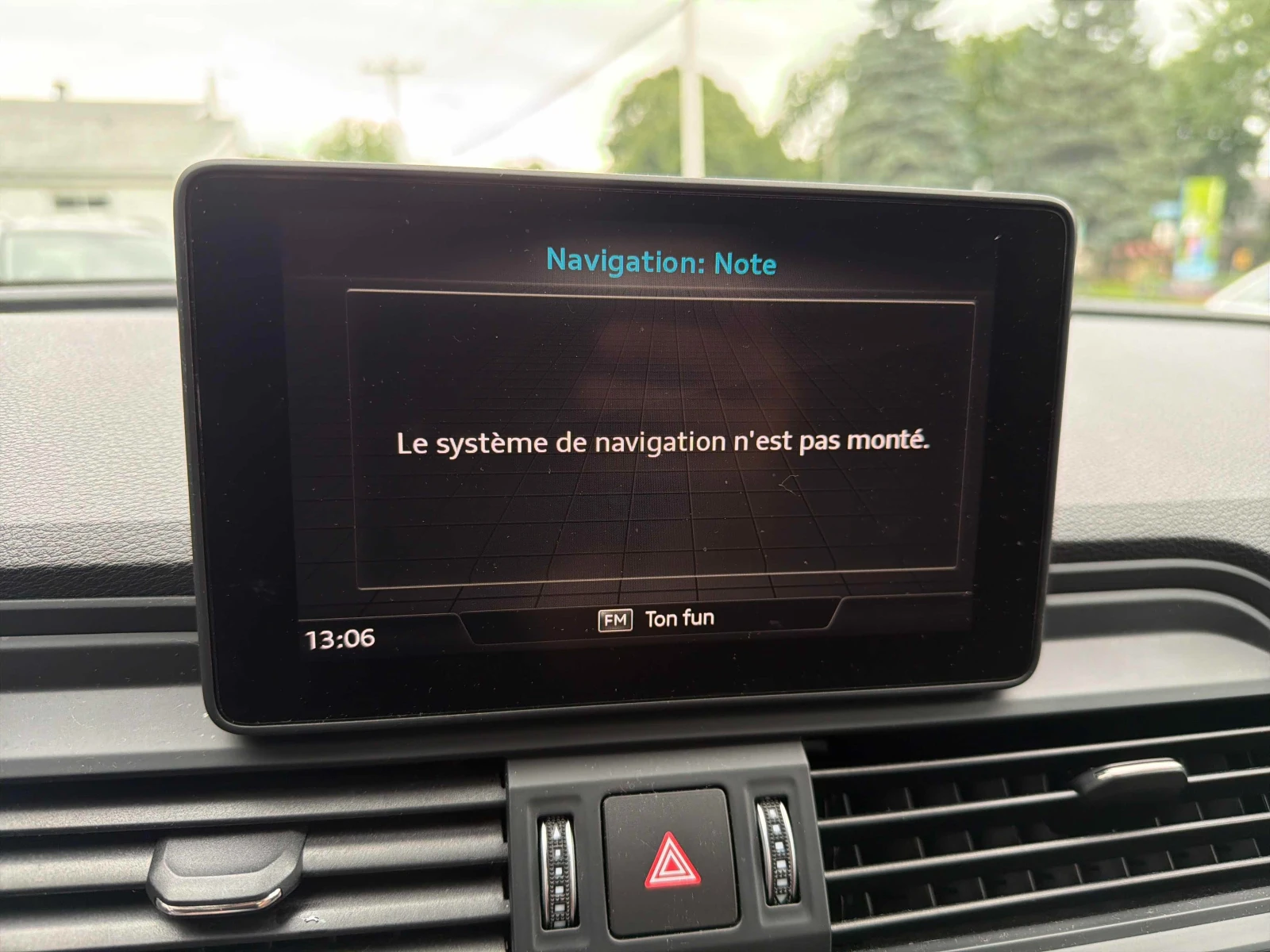 Audi Q5 Komfort * Keyless * CARFAX * АВТО КРЕДИТ * , снимка 12 - Автомобили и джипове - 54974755