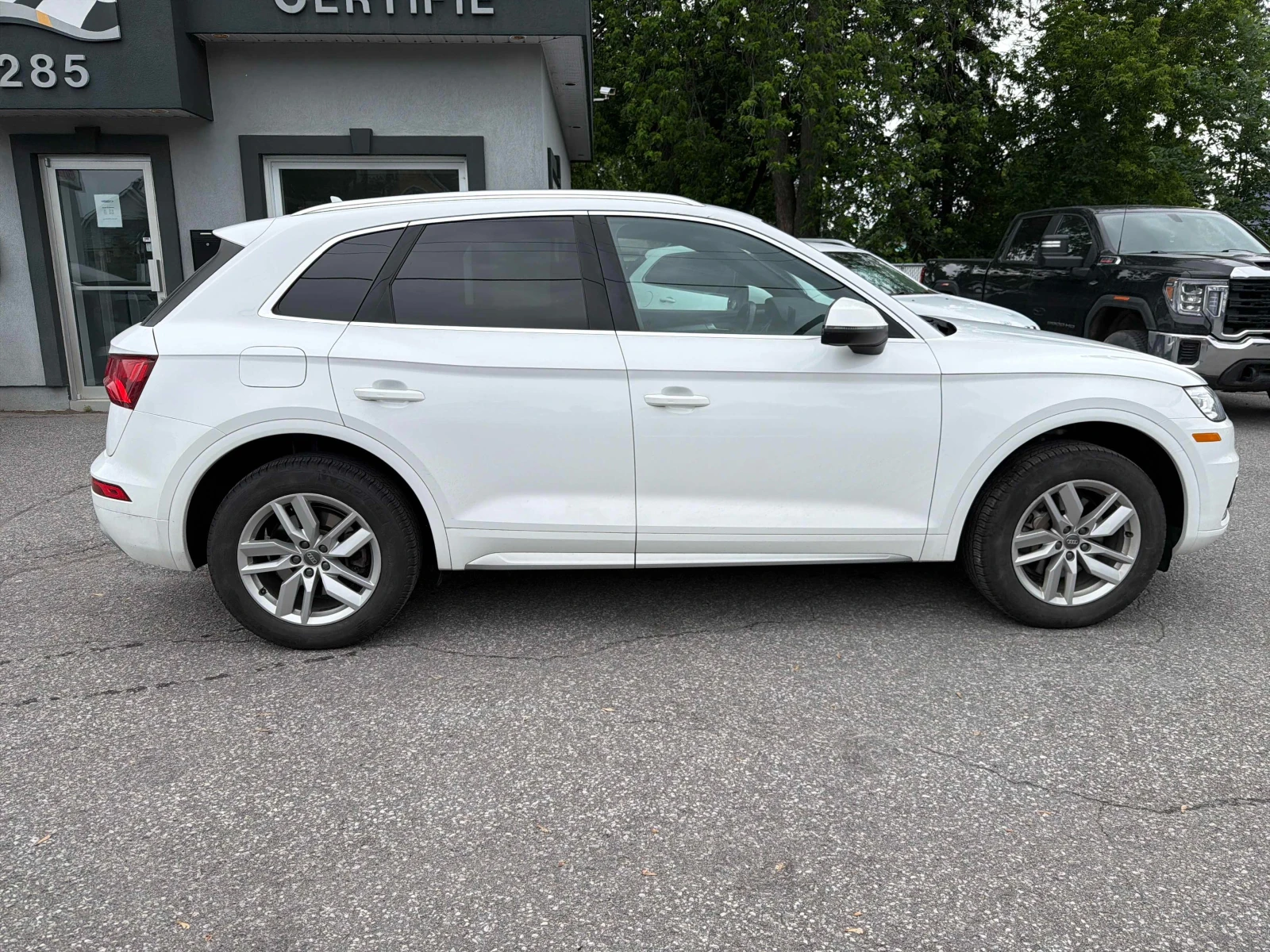 Audi Q5 Komfort * Keyless * CARFAX * АВТО КРЕДИТ * , снимка 4 - Автомобили и джипове - 54974755
