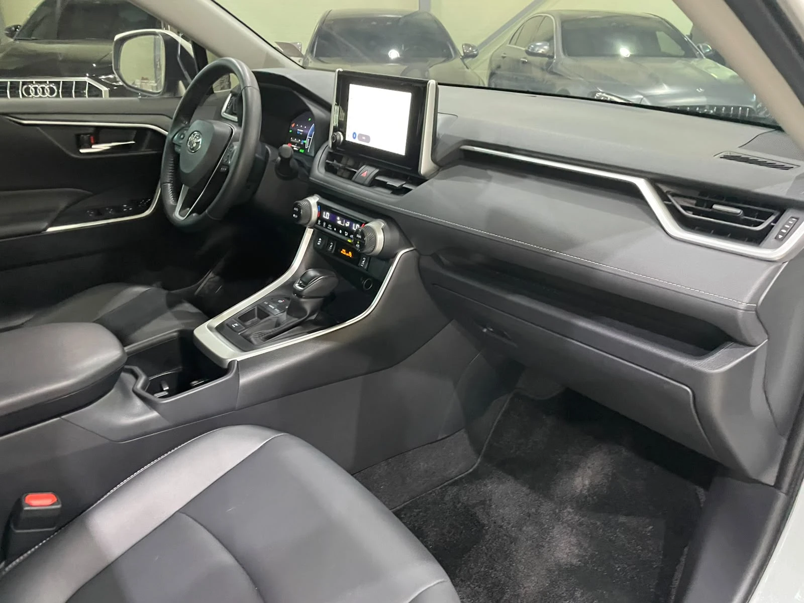 Toyota Rav4 2.5 Hybrid ! AWD !, снимка 11 - Автомобили и джипове - 55293909
