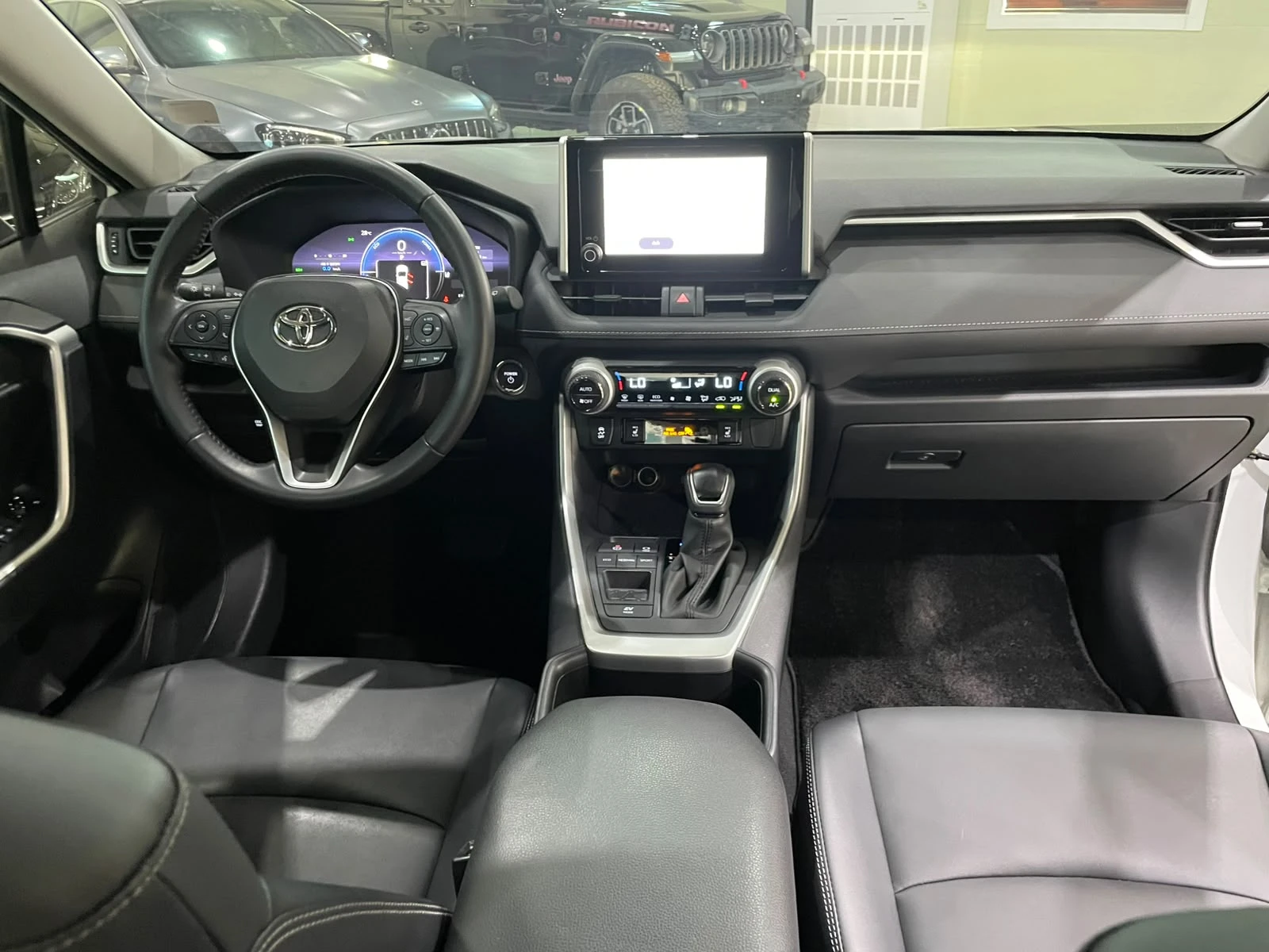 Toyota Rav4 2.5 Hybrid ! AWD !, снимка 9 - Автомобили и джипове - 55293909