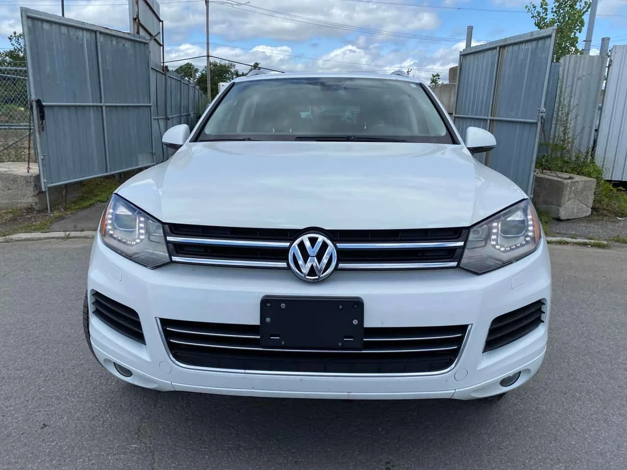 VW Touareg АВТОКРЕДИТ * ГЛАВНО ПРЕДСТАВИТЕЛСТВО, снимка 2 - Автомобили и джипове - 55392162