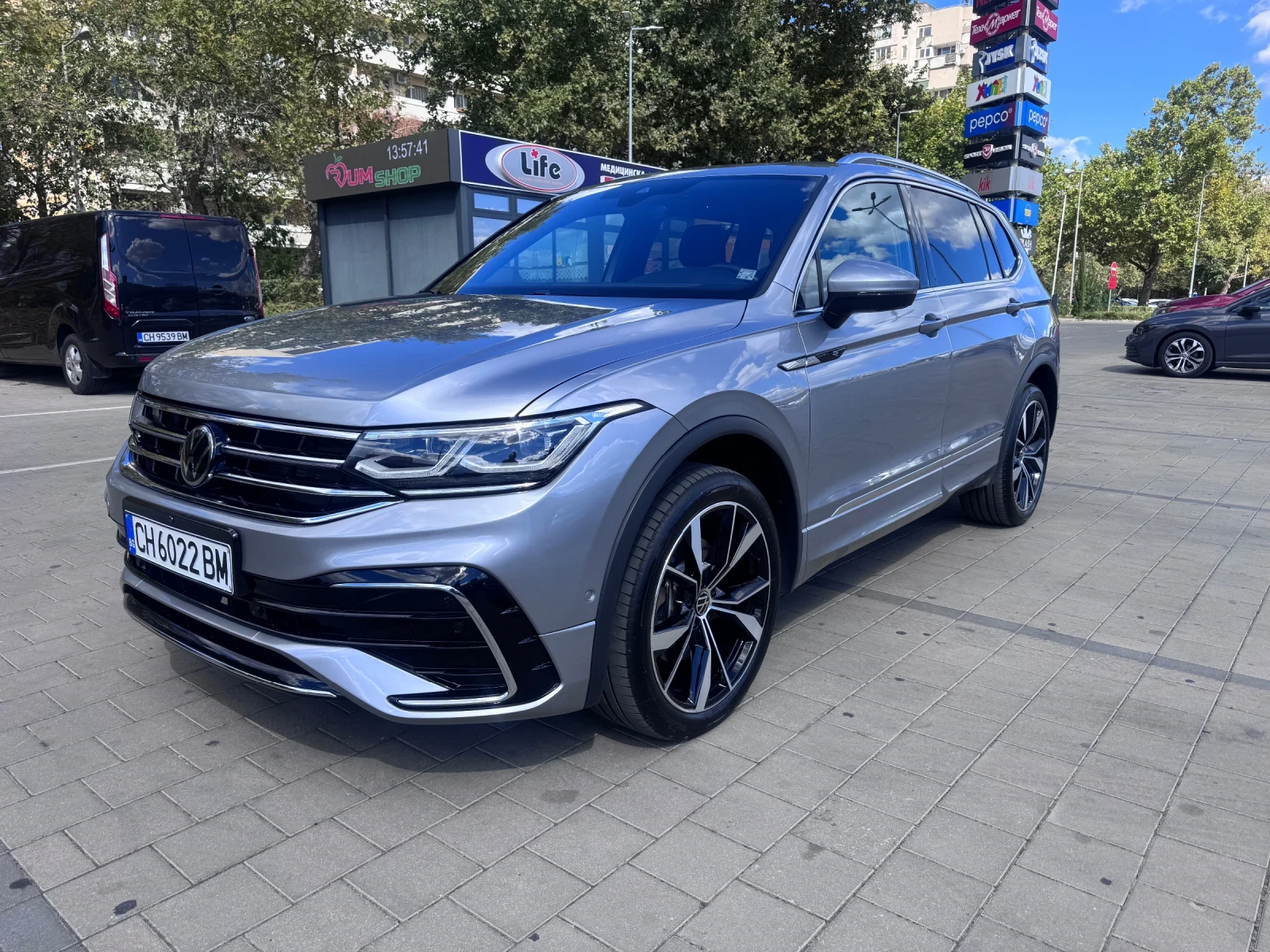 VW Tiguan Allspace SEL