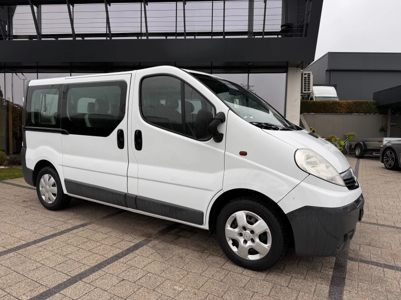 Opel Vivaro 2.0CDTI 9-местен Климатик Euro 5 , снимка 2 - Бусове и автобуси - 47968866