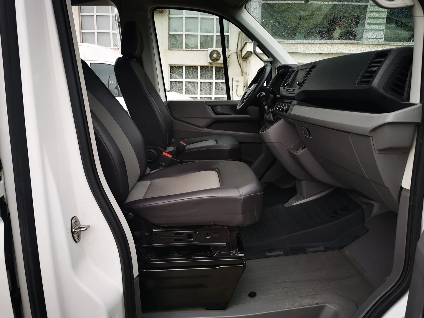 VW Crafter 35 DC Chassis M TDI ������ | Mobile.bg � ����������� 6