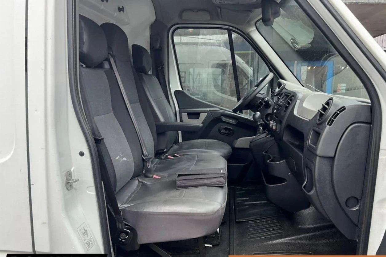 Renault Master, снимка 3 - Бусове и автобуси - 54665393