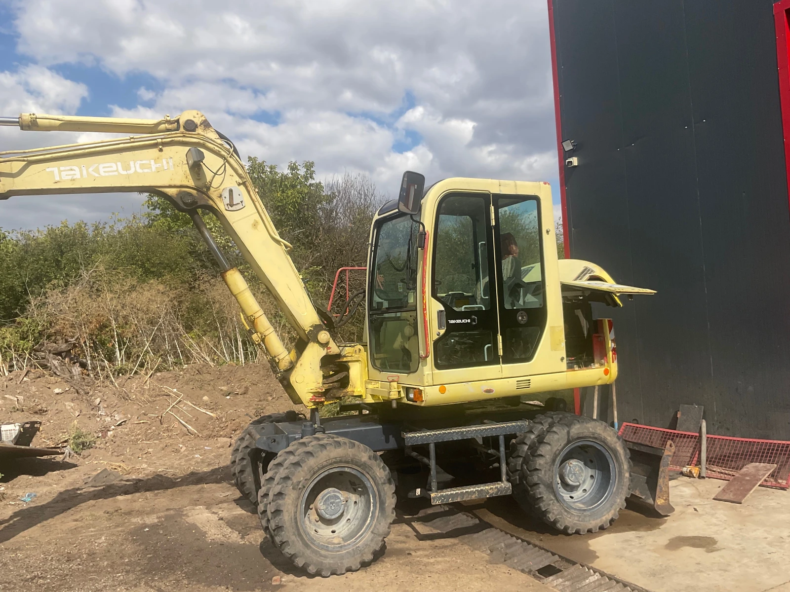 Багер Takeuchi TB070W 2 Кофи Нов внос от Германия , снимка 11 - Индустриална техника - 56298318