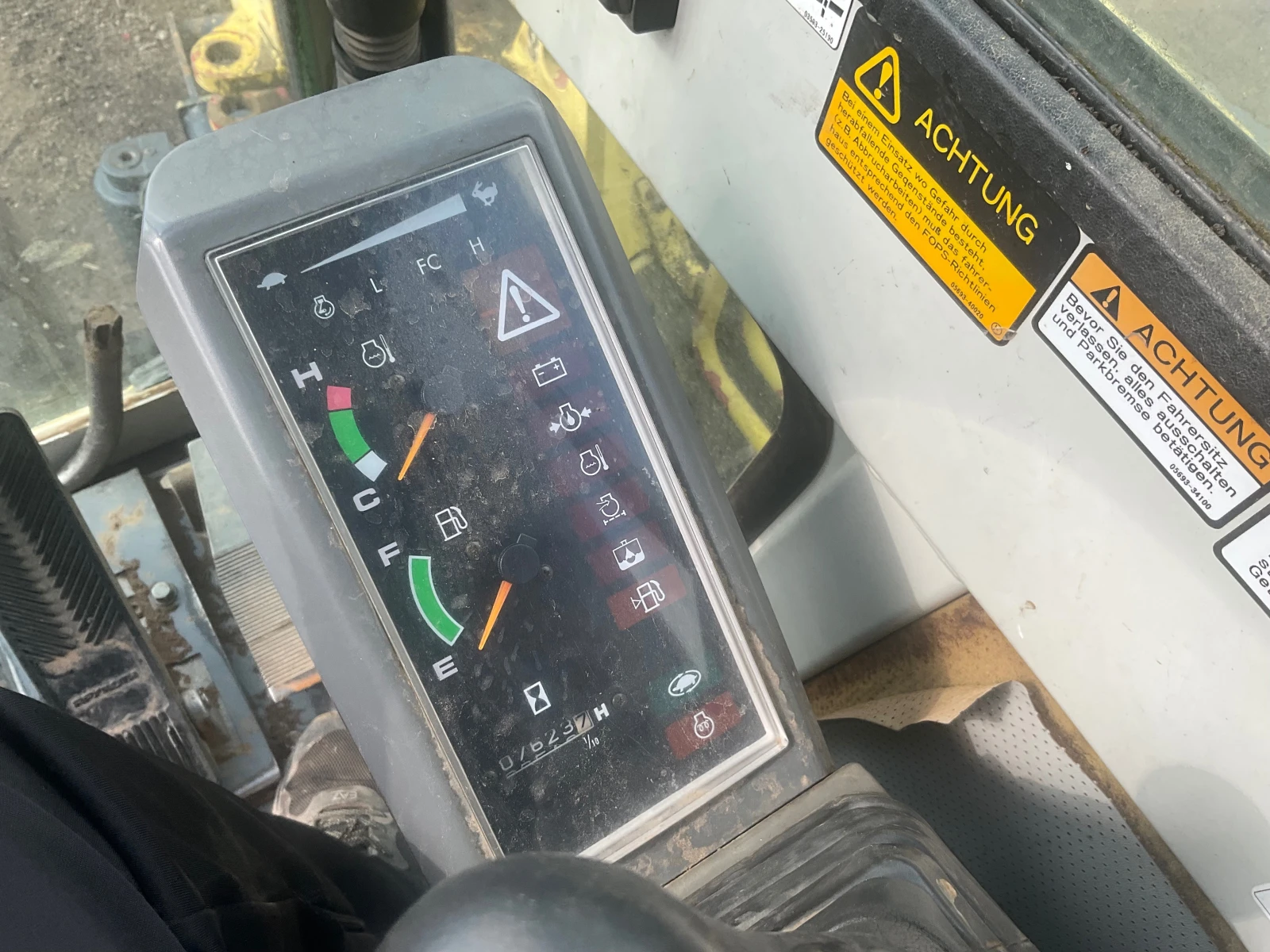 Багер Takeuchi TB070W 2 Кофи Нов внос от Германия , снимка 8 - Индустриална техника - 56298318