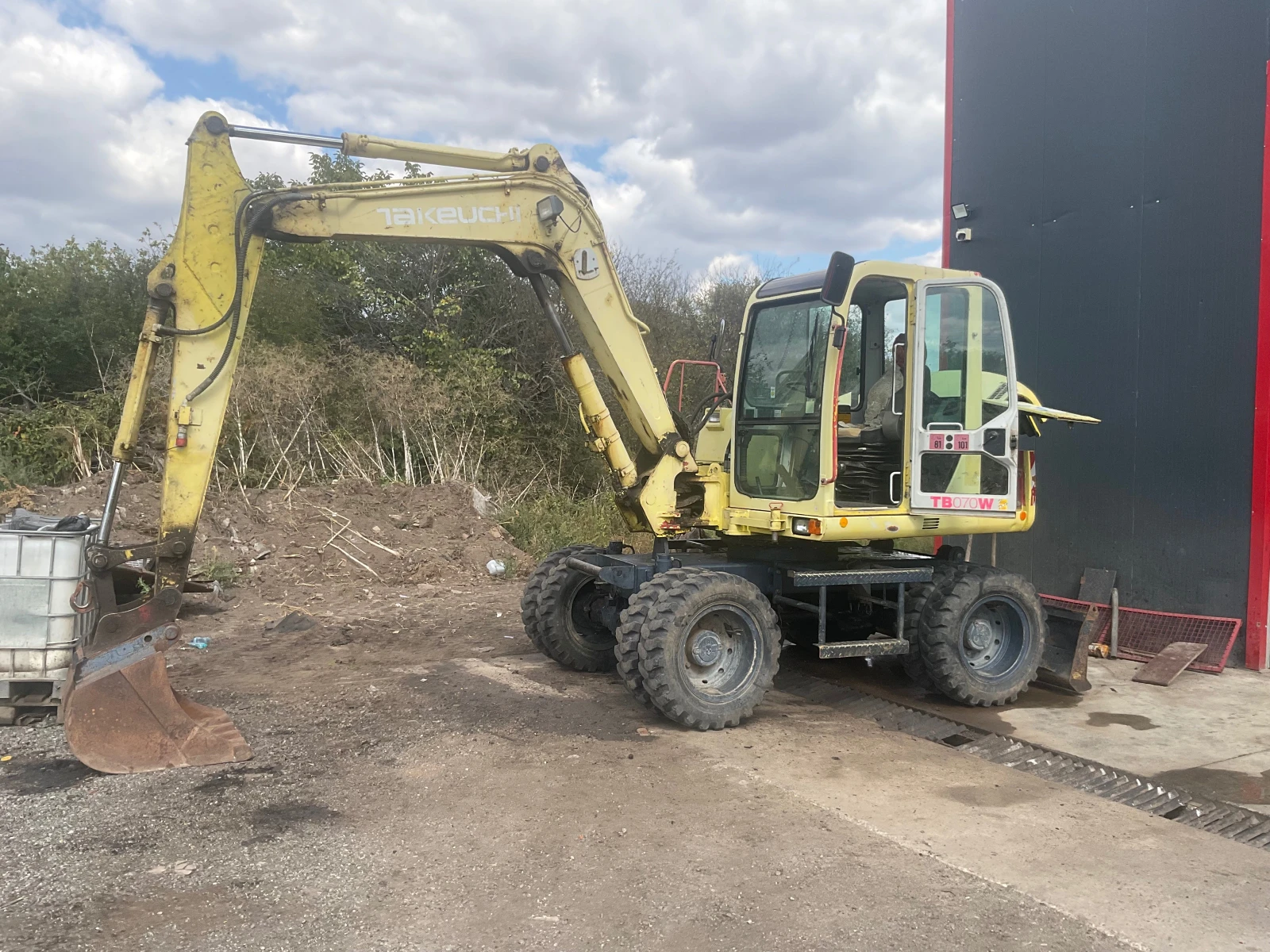 Багер Takeuchi TB070W 2 Кофи Нов внос от Германия , снимка 2 - Индустриална техника - 56298318