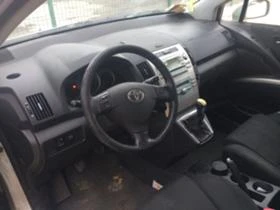 Toyota Corolla verso 2.2/2.0 D4D 3бр., снимка 17