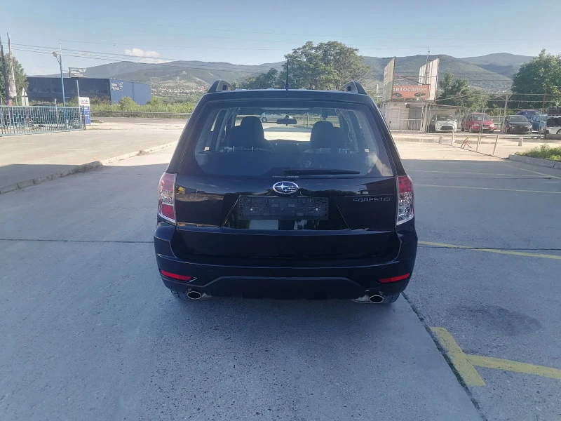 Subaru Forester Бензин 4х4 Автомат , снимка 5 - Автомобили и джипове - 45709999